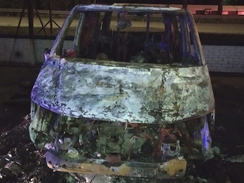Під Києвом затримали чоловіка і його співмешканку, яких підозрюють у підпалі автомобілів військового й волонтерів на замовлення з РФ. Фото