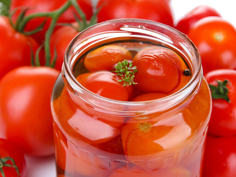 Додайте це наприкінці – і помідори на зиму вийдуть смачними й ароматними. Рецепт маринаду, у якому томати добре зберігаються
