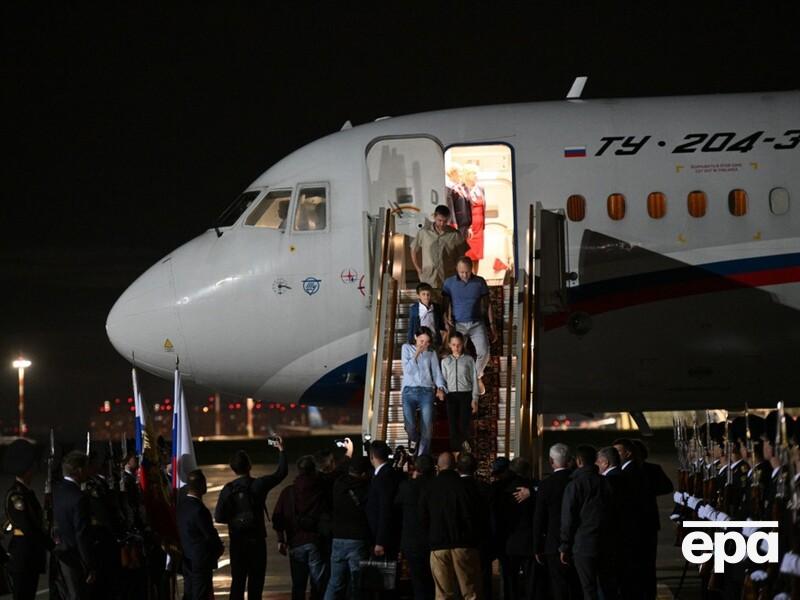 "Агенти Заходу" й "працювали на батьківщину". ЗМІ з'ясували, як Кремль рекомендував пропаганді висвітлювати обмін ув'язненими