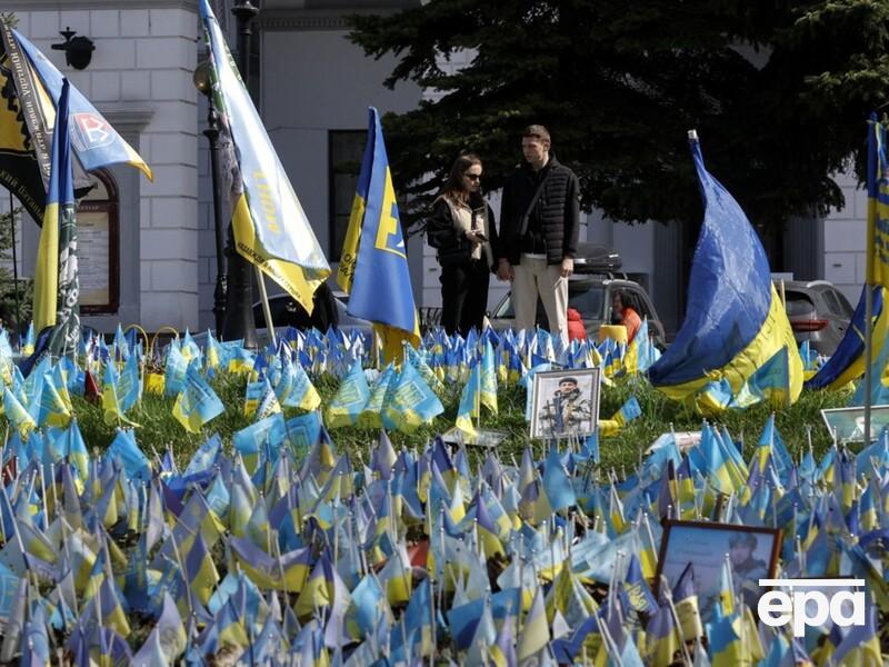 22% респондентів в Україні втратили члена сім'ї на війні – соцопитування