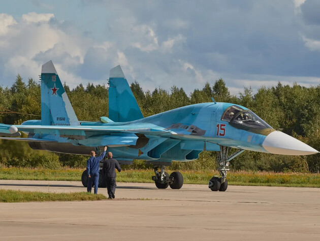 Генштаб подтвердил атаку ВСУ, СБУ и ГУР на аэродром Морозовск в Ростовской области РФ, есть попадание в склад с авиабомбами