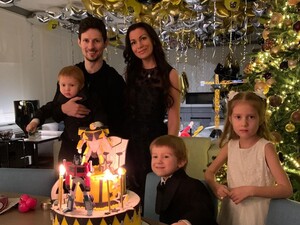 43-річна росіянка підтвердила, що народила трьох дітей від 39-річного Павла Дурова, і пояснила, чому приховувала їхній роман