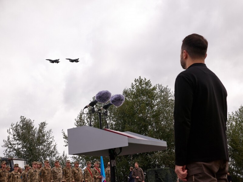 Перші F-16 з'явилися в небі України. Їх показали в День Повітряних сил ЗСУ. Фоторепортаж