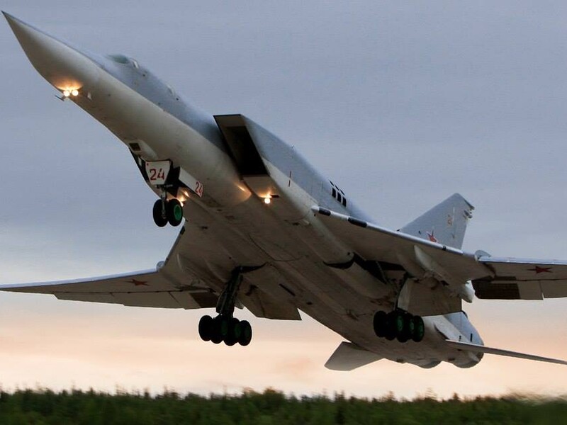 В ГУР идентифицировали членов экипажа уничтоженного весной в РФ бомбардировщика Ту-22М3