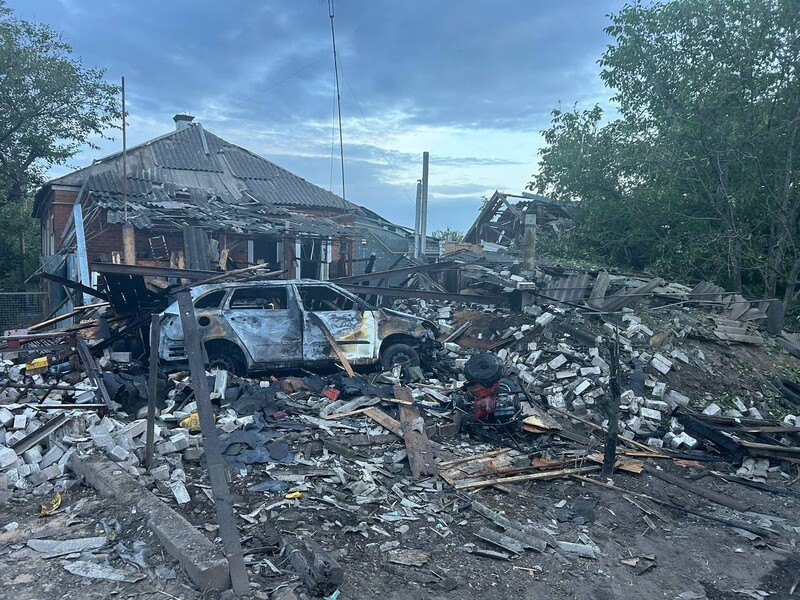 Ночью оккупанты ударили по Харьковской области. В жилом доме погибли два человека, есть раненый