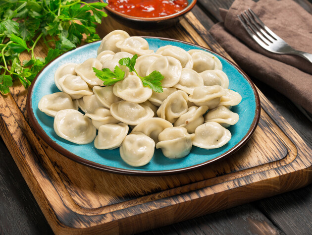 Добавьте это сразу в воду – и пельмени никогда не слипнутся. Лайфхак с точными пропорциями и временем приготовления