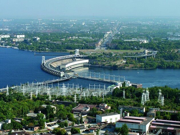 В Запорожье из-за обстрела РФ закрыто движение на плотине Днепровской ГЭС