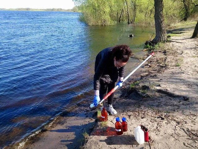 В русле Десны в Киевской области обнаружен яд, стекающий из РФ. Людям запретили купаться и ловить рыбу