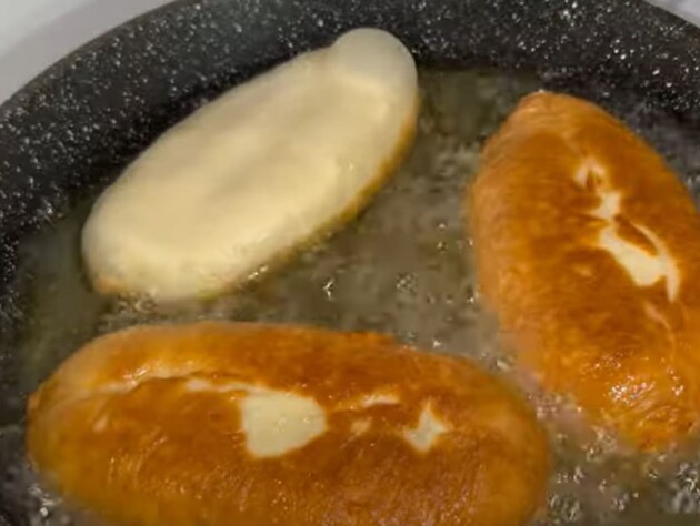 Додайте це до дріжджів – і тісто вийде ніжним і пухким. Рецепт смажених пиріжків, як на базарі