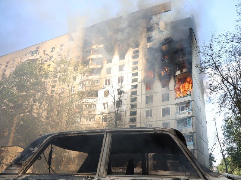 Авіаудар РФ по Харкову. Щонайменше 77 цивільних дістали поранення, кількість загиблих знову зросла