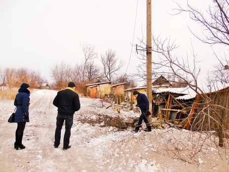 Частина Луганської області знеструмлена через обстріли, ремонтні бригади не можуть виїхати до електромереж