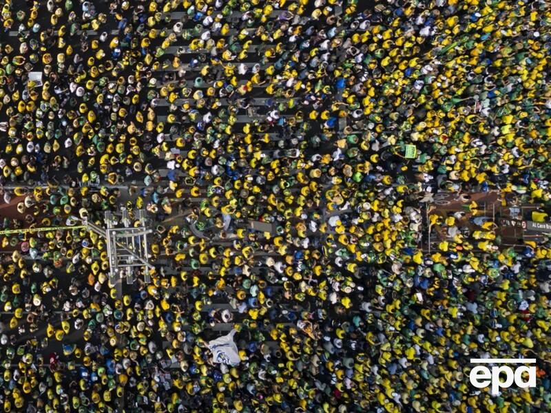 В День независимости Бразилии десятки тысяч человек протестовали против блокировки X 