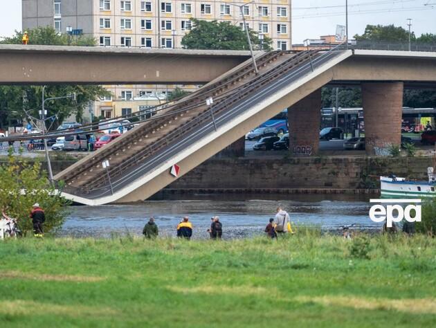 В Дрездене обрушилась часть моста через Эльбу