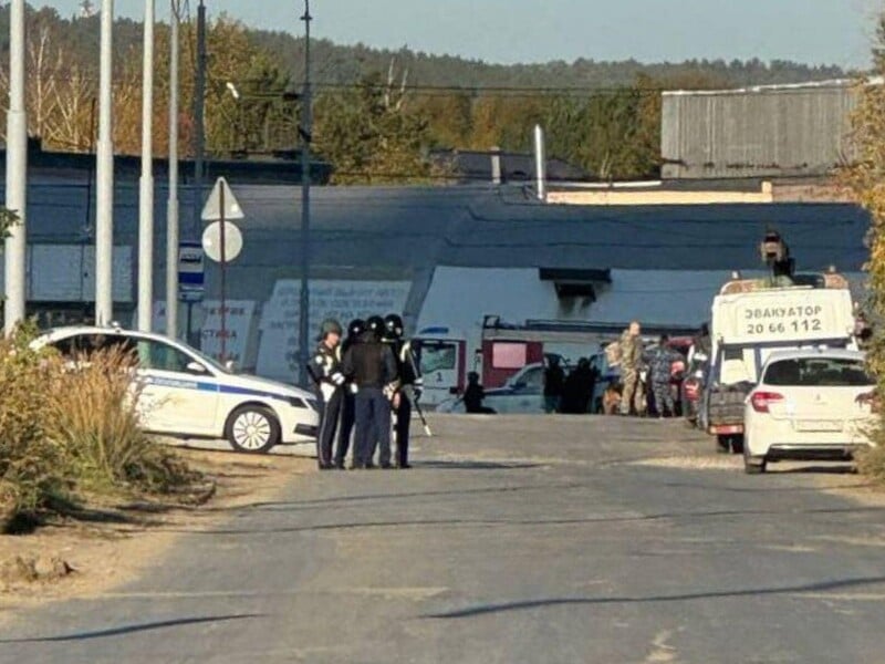 "Акт возмездия". В Екатеринбурге на КПП воинской части подорвали росгвардейцев. Фото