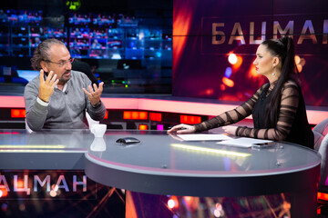 Сенсація від британського прем'єра, зустріч ЦРУ й МI6, чи скоював Невзлін замах на Волкова. Стрим Бацман із Шустером. Трансляція