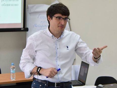 Украинские политики, настаивающие на отмене Минских соглашений, извините, подыгрывают Москве – политолог Таран