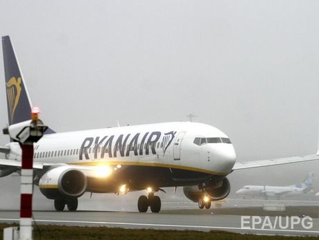 На борту самолета Ryanair, летящего в Лондон, объявлена тревога – СМИ