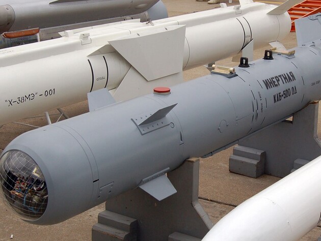 Росіяни вночі обстріляли Харків, пошкоджено будівлю поліклініки, горів навчальний заклад