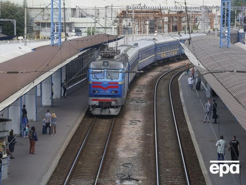 Из-за наводнений в Европе "Укрзалізниця" сообщила о новых изменениях в движении поездов