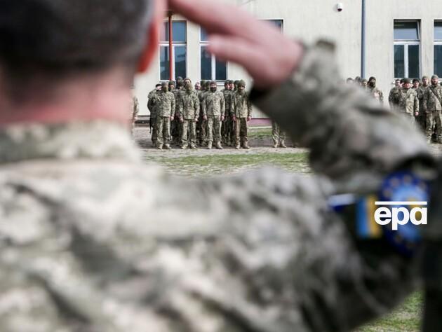 У Польщі бракує добровольців, щоб сформувати бригаду українського легіону – Сікорський