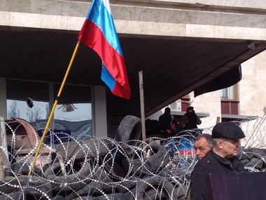 Донецкие сепаратисты назначили референдум и попросили Путина ввести "миротворческий контингент"
