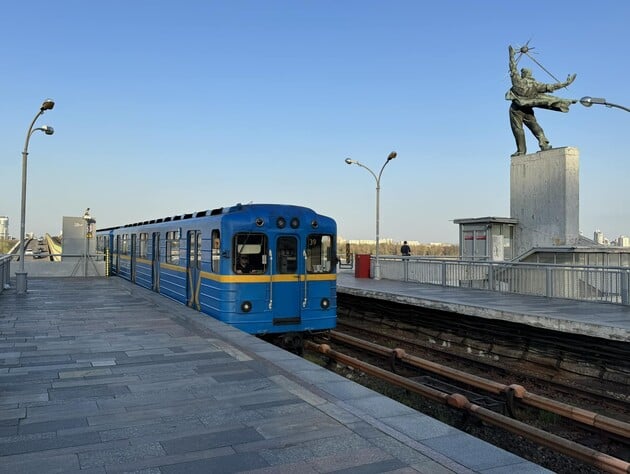 Київський метрополітен ушестеро переплатив за доправлення подарованих Польщею вагонів – Держаудитслужба