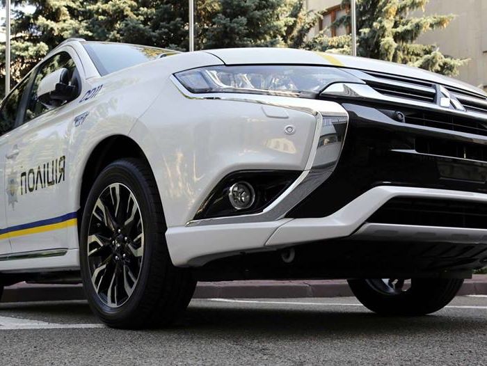 НАБУ розслідує купівлю позашляховиків Mitsubishi для Нацполіції – Transparency International