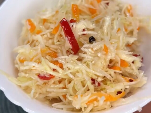 Добавьте это в воду – и через сутки вкусную капусту можно будет подавать на стол. Рецепт маринада