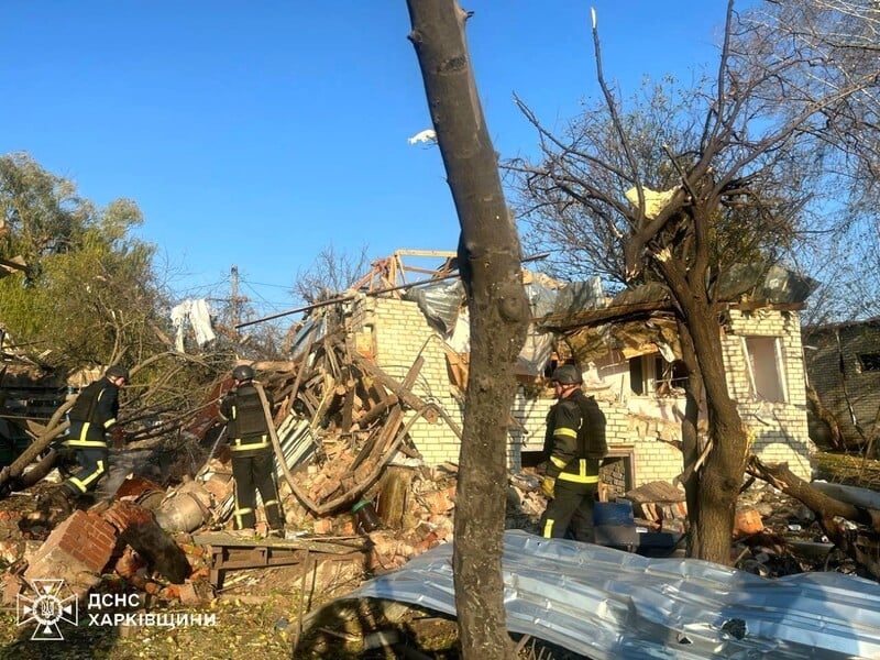 Росіяни завдали масованого авіаудару по Куп'янську, є загиблий і поранені. Фоторепортаж