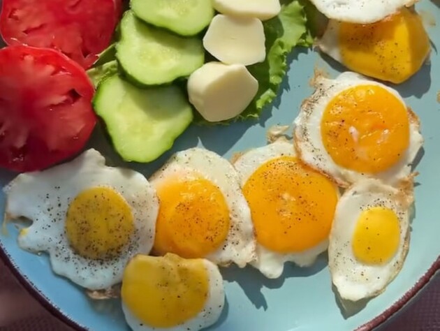 Оставьте яйцо на ночь в этом месте – и утром будет беби-яичница. Лайфхак, который точно оценят дети
