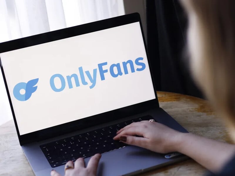 Українська модель OnlyFans заплатила 13 млн грн податків – Гетманцев