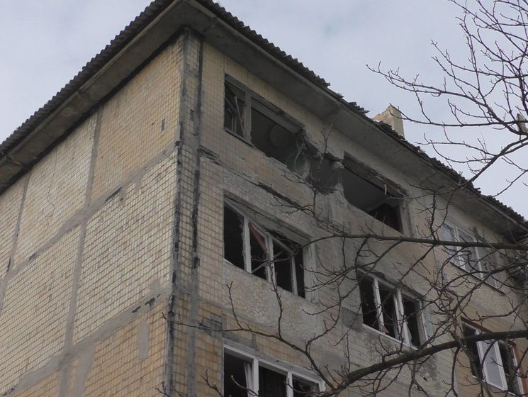 Аброськин: Снаряд попал в пятиэтажный жилой дом в Авдеевке. В квартире находились мать и пятеро детей