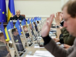 Кабмін вирішив доплачувати українським учителям по 1 тис. грн на місяць