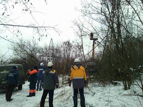 В Авдеевке без электричества остаются еще семь улиц и микрорайон – ГСЧС