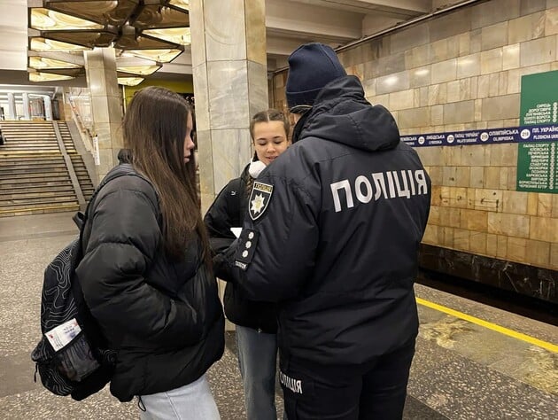 Поліцейські, які опікуються метрополітеном, прийшли з обшуками в 