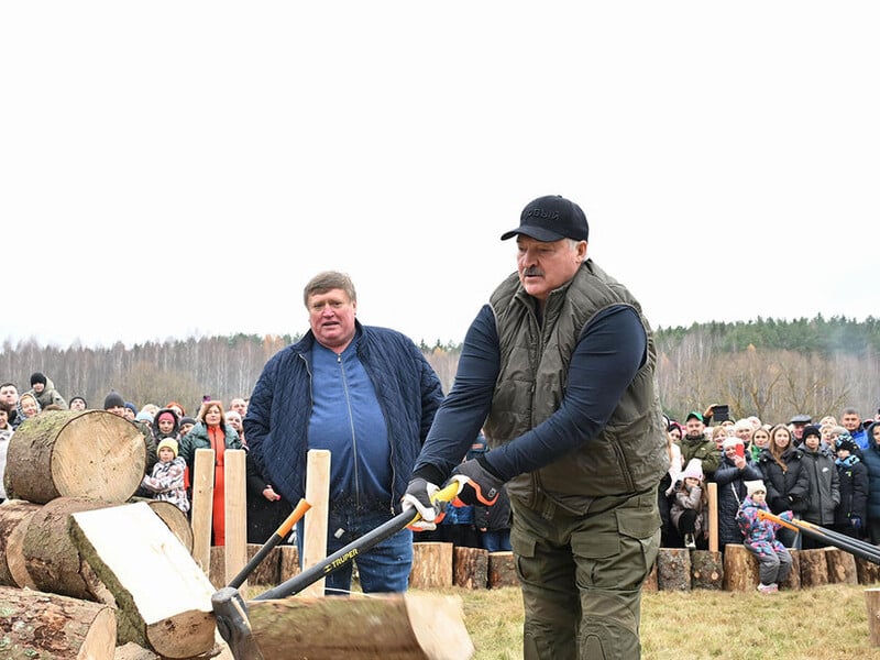 Лукашенко про президентів у Білорусі: Нехай будуть мужики, навіщо жінок обтяжувати?