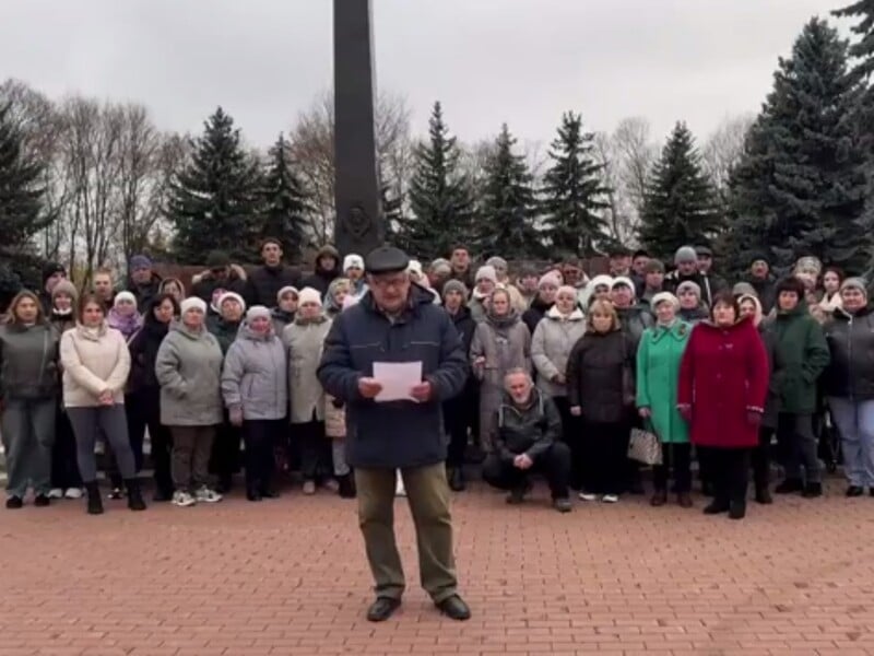 Жители села в Курской области призвали Путина "закончить эту проклятую войну"