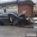 У Хмельницькому п'яний водій в'їхав у зупинку. Троє загиблих