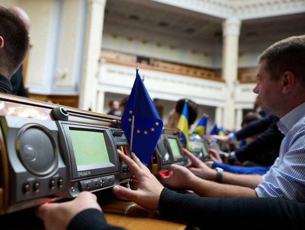 Понад 2 млн грн на кожного. В ухваленому Радою бюджеті видатки на утримання депутатів збільшено на чверть