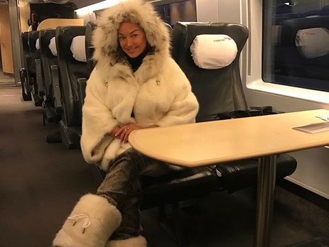 Волочкова искупалась в воде с глыбами льда