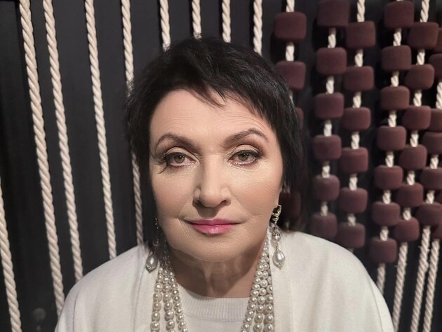 Жена Мозгового заплела афрокосички. Фото