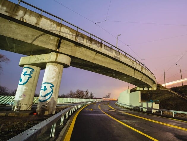 У Києві відкрили рух Подільско-Воскресенським мостом