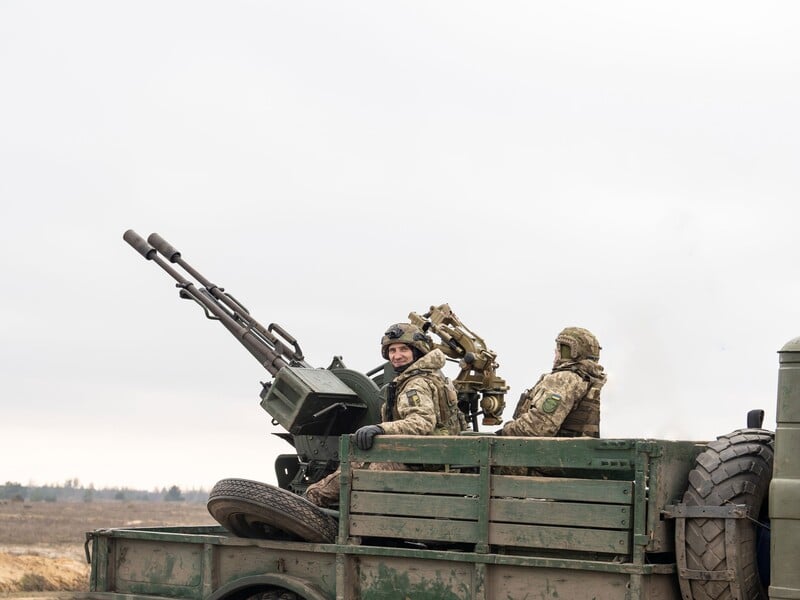 Оккупанты за ночь выпустили по Украине ракету и полсотни БПЛА, половина дронов сбита