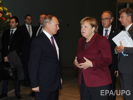 В Берлине заявили, что Меркель в телефонном разговоре убеждала Путина оказать влияние на сепаратистов