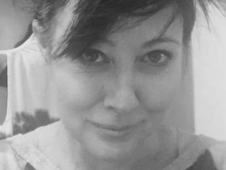 Доэрти в перерыве борьбы с раком отправилась в питомник для животных