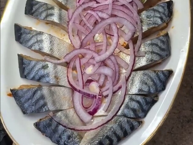 Засолите рыбу с этими специями – и она получится очень вкусная. Рецепт сухого посола в пищевой пленке