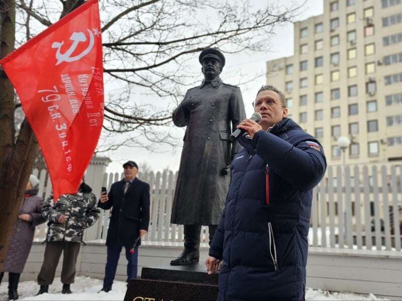 У Росії губернатор в один день вшанував пам'ять репресованих і відкрив пам'ятник Сталіну