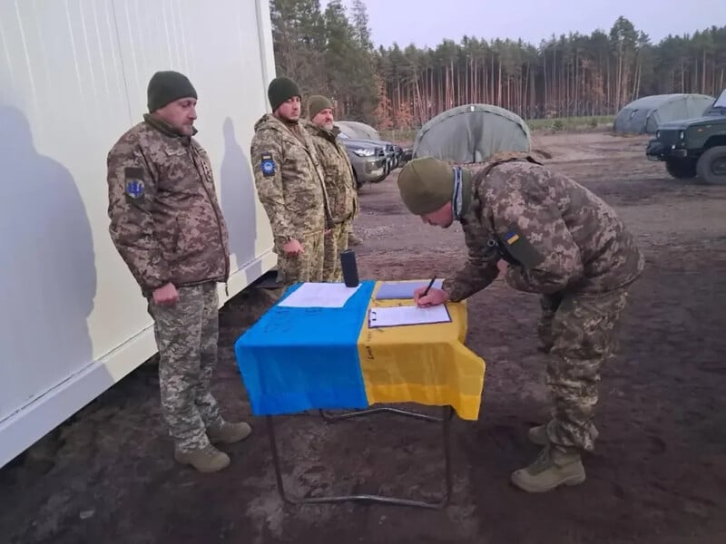 Посол України сказав, скільки добровольців подали заяви до українського легіону в Польщі