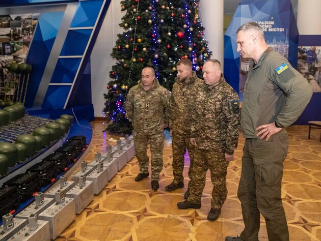 Кличко передал на фронт от столичной общины 58 систем РЭБ