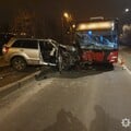 ДТП в Харькове: автомобиль въехал в автобус, шесть человек пострадали. Фото